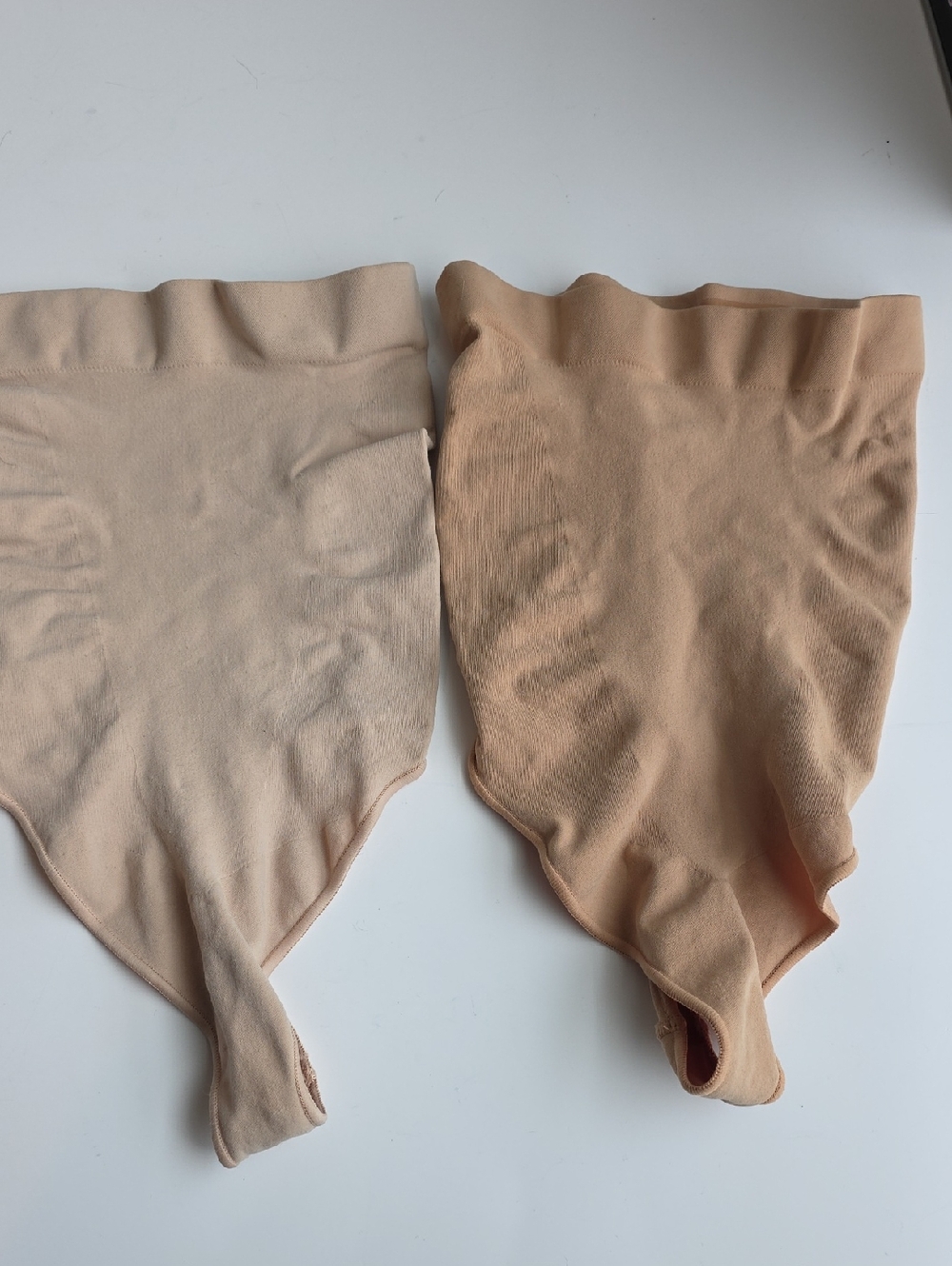 NWOT SKIMS Nude Seamless Shapewear Thong Set Of 2 XXS/XS G020